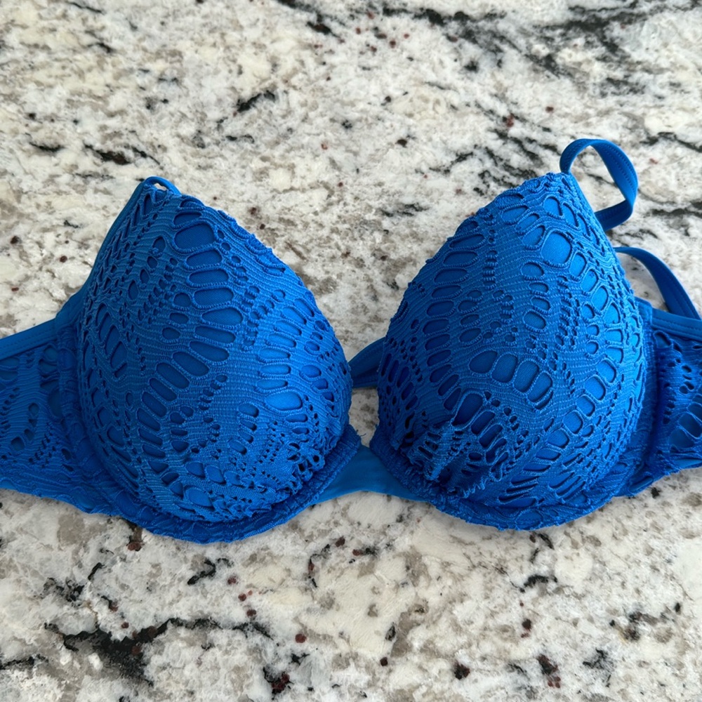 Aerie bikini top; crochet style, underwire push up 34D